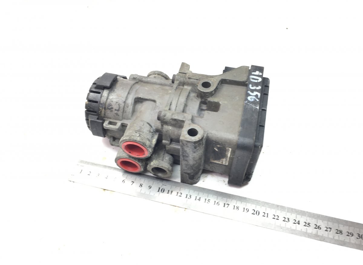 21122034 EBS Valve, Front Axle Left VOLVO 20828237 20570906 20428938 5801290649 7485003022 7420828237 7420428938 7420570906 504100409 7421122034 5801910304 B7, B8, B9, B12 bus (2005-) KNORR-BREMSEImage