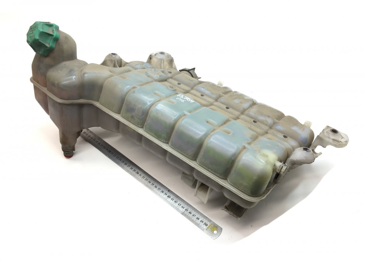 81061026213 Expansion Tank MAN 81061026212 81061026228 81061026233 81.06102-6213 81.06102-6212 81.06102-6228 81.06102-6233 TGL, TGM, TGS, TGX (2005-2021) BEHRImage