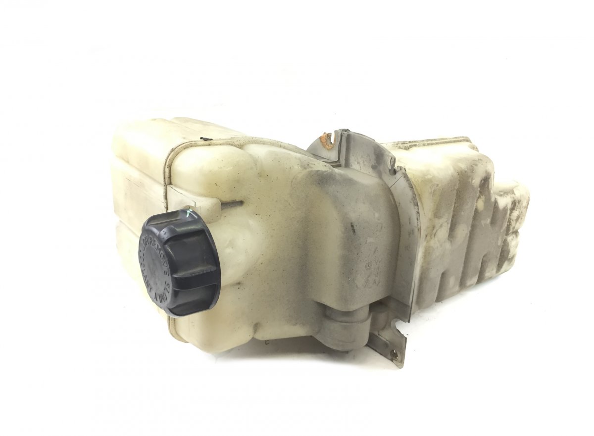 2401668 Expansion Tank SCANIA 1894478 1370707 1849428 1855164 1421090 1492421 1511775 1765735 1882239 2645260 1385966 4-series (1995-2006)Image