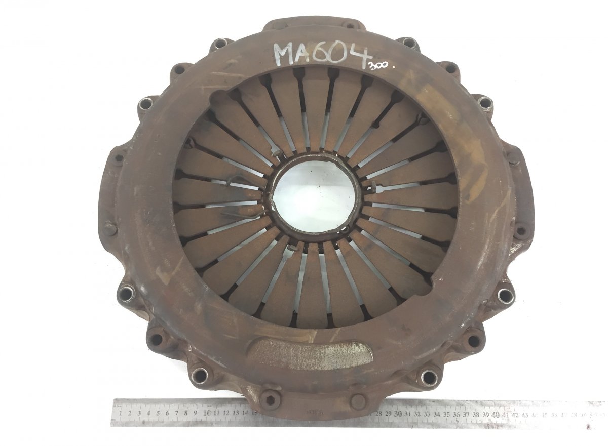3482000246 Clutch Pressure Plate 81.30305-0229 81303050229 81.30305-0239 81303050239 81.30305-0252 81303050252 81.30305-9219 81303059219 81.30305-9229 81303059229 5010545836 20504343 A0082502904 0082502904 81.30305-0221 81303050221 81.30305-0204 813030502Image