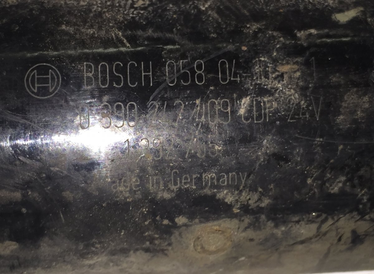 1392755 Moteur d'essuie-glace SCANIA 1858661 2348384 4-series (1995-2006) BOSCHImage