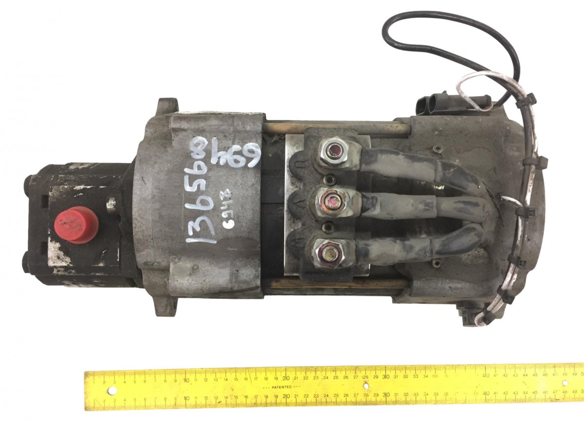 21543421 Pompă de servodirecție VOLVO 22700982 21468631 22766527 21543341 23993327 23231442 21422580 21422573 21149860 B5LH, B0E (2008-)Image