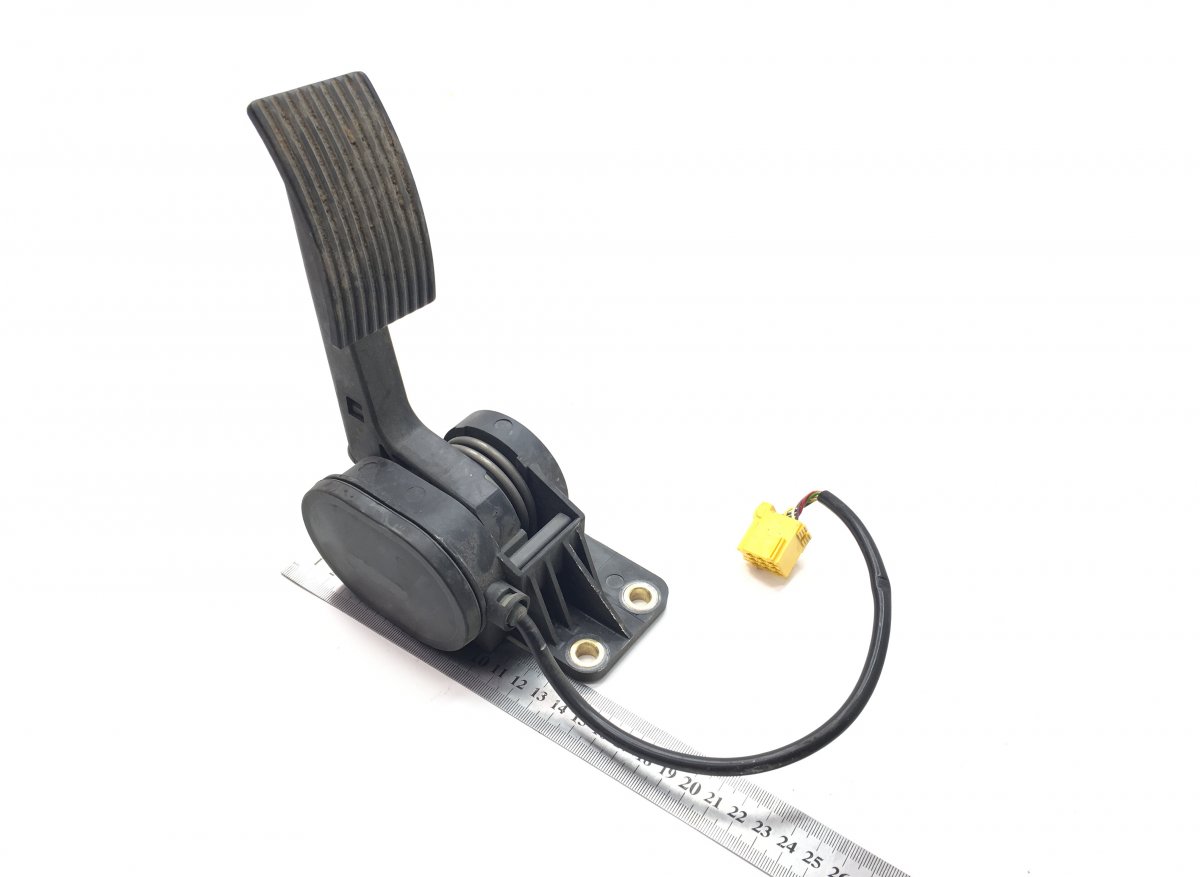6283000004 Pedală de accelerație cu senzor de poziție MERCEDES-BENZ A6283000004 6282900299 A6282900299 Bus II (1996-) VDOImage