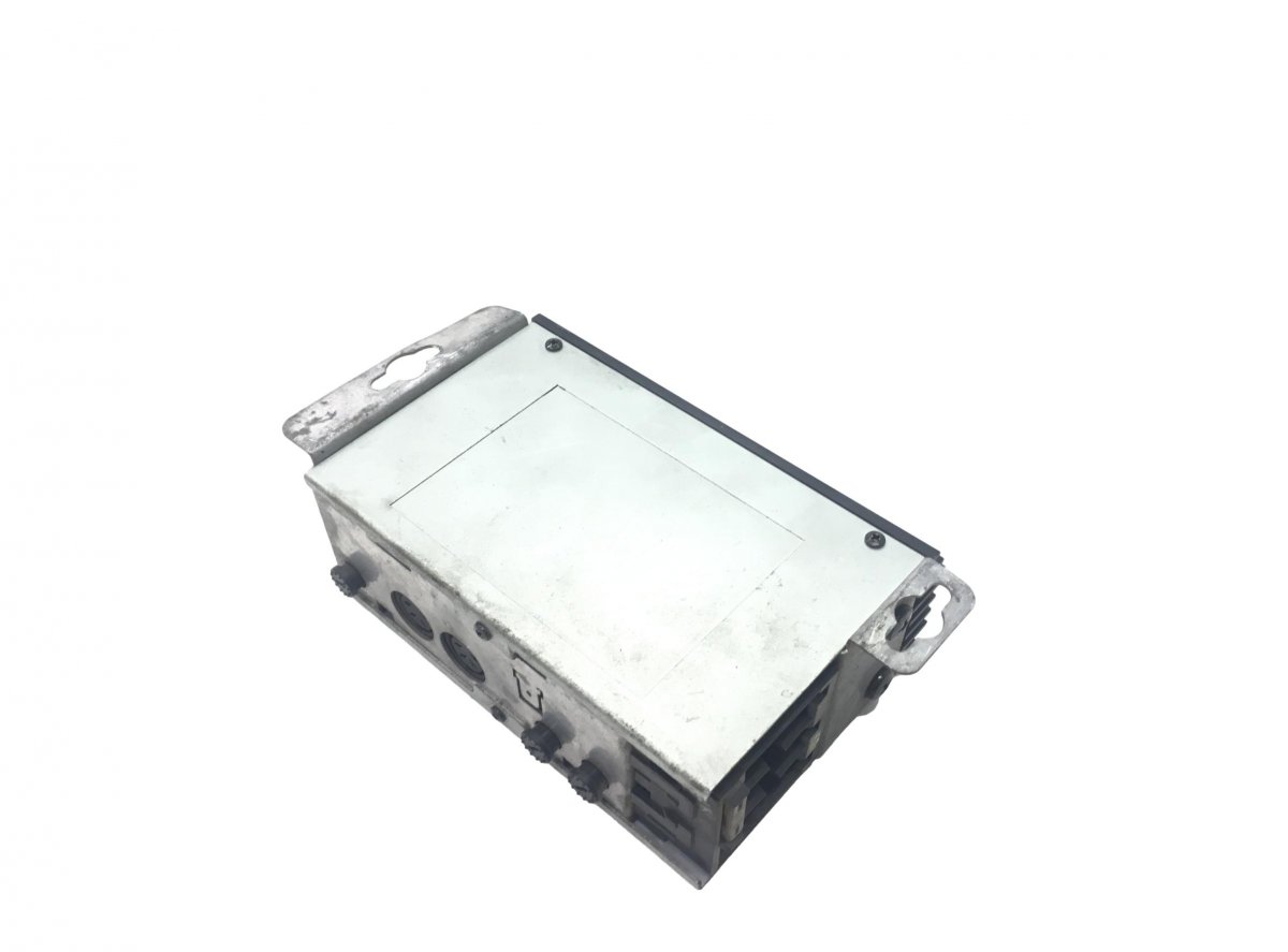 88281066044 Amplificateur audio VOLVO 88.28106-6044 88281066031 88.28106-6031 5010472167 B6, B7, B9, B10, B12 bus (1978-2011) BLAUPUNKTImage