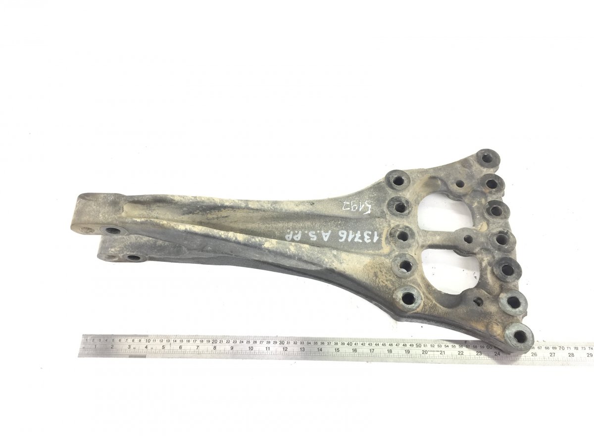 9613252509 Halterung Stabilisator Nachlaufachse oben rechts MERCEDES-BENZ A9613252509 A9613257414 9613257414 9613256216 A9613256216 A96132574147390 A96132562167390 Antos, Arocs, Actros MP4 (2012-)Image