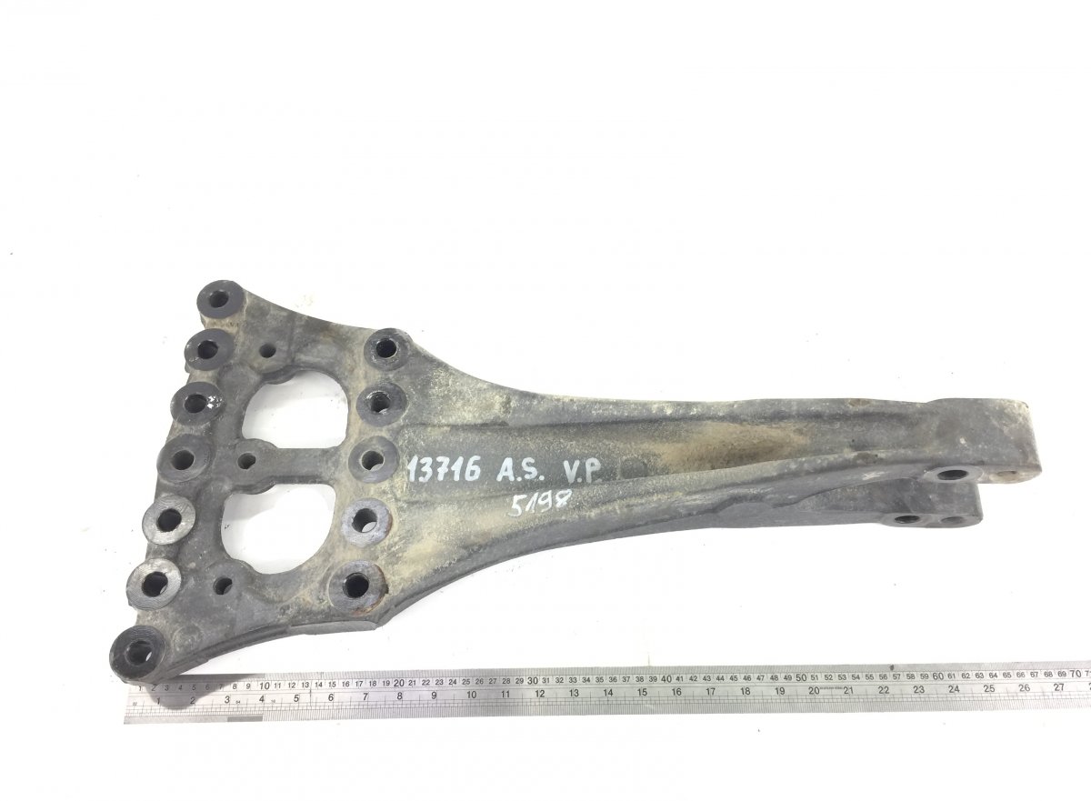 9613252509 Halterung Stabilisator Nachlaufachse oben links MERCEDES-BENZ A9613252509 A9613257414 9613257414 9613256216 A9613256216 A96132574147390 A96132562167390 Antos, Arocs, Actros MP4 (2012-)Image