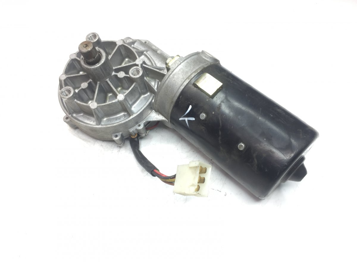 30038263 Silnik wycieraczek przedniej szyby VOLVO 70345684 22672623 1519529 98480223 A0018202042 0018202042 3093014 0390442451 B6, B7, B9, B10, B12 bus (1978-2011) BOSCHImage