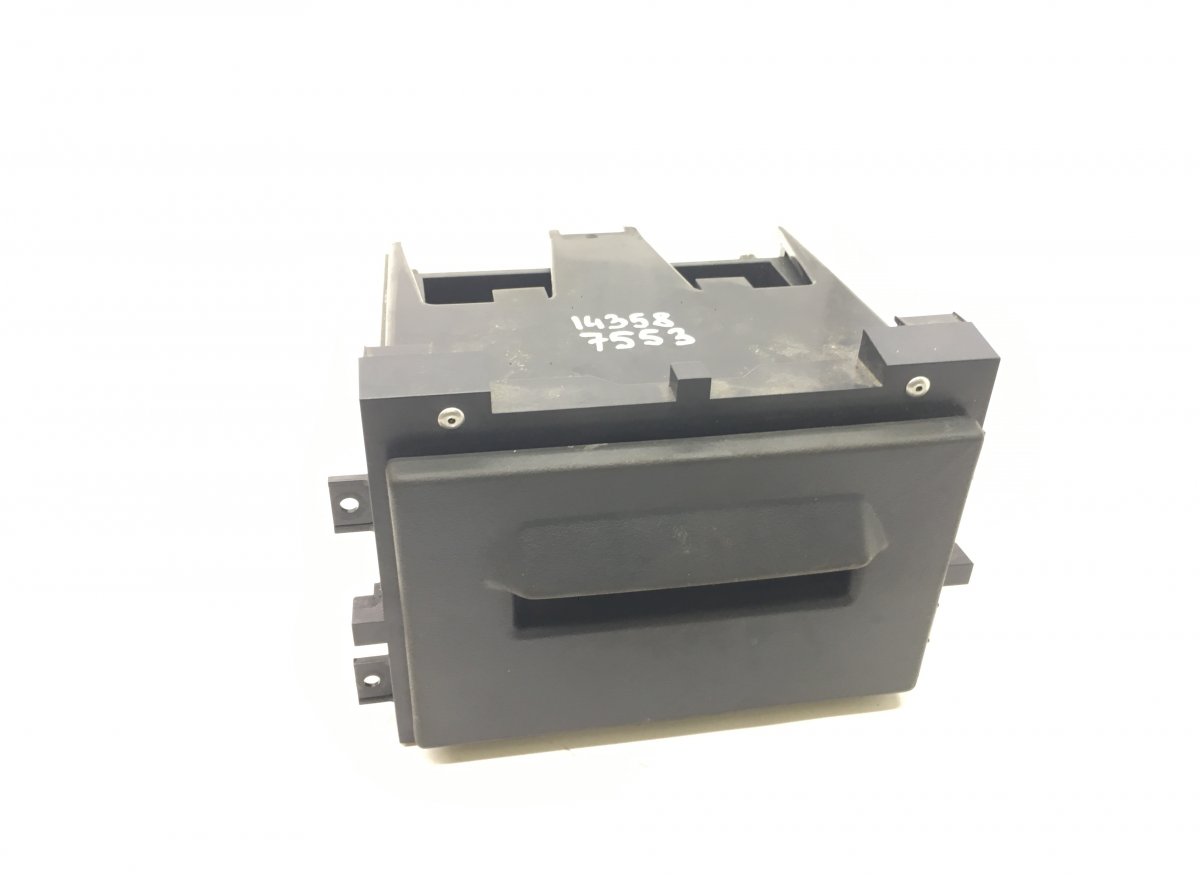 7482705897 Compartimentul de depozitare al bordului RENAULT TRUCKS 7482257329 T (2013-) RENAULTImage