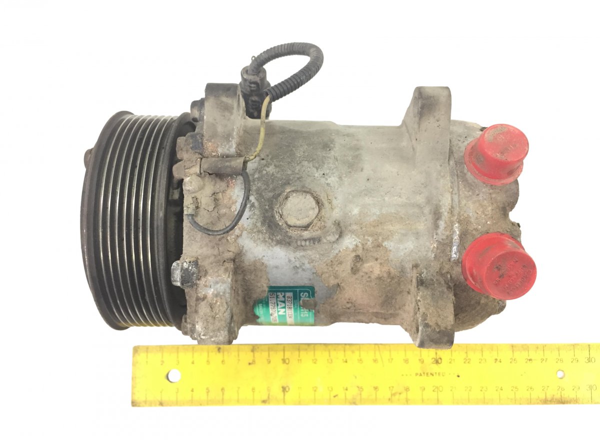 51779707028 AC Compressor / pump MAN 51.77970-7028 81.61906-6012 81619066012 51779709028 51.77970-9028 51779707116 51.77970-7116 51779707099 51.77970-7099 TGL, TGM, TGS, TGX (2005-2021)Image