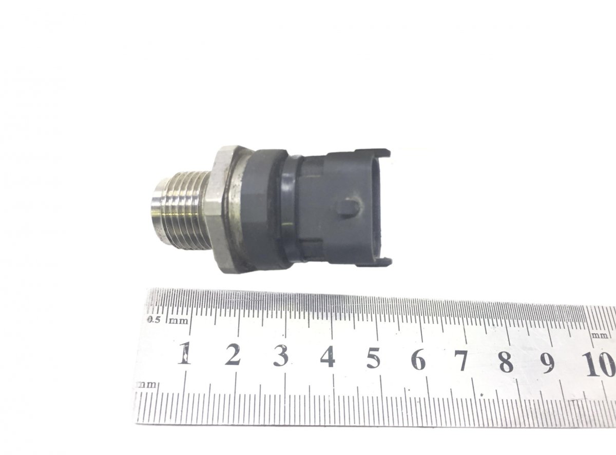 51274210233 Kraftstoffdrucksensor MAN 504333094 51.27421-0233 51274210365 51.27421-0365 51274210354 51.27421-0354 TGL, TGM, TGS, TGX (2005-2021)Image