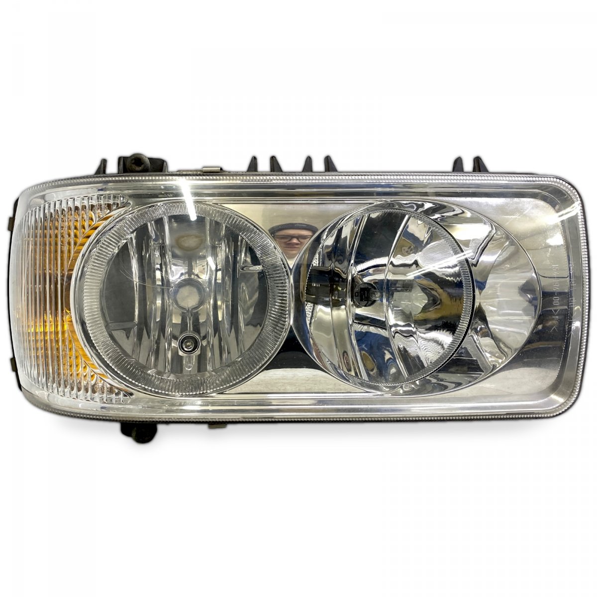 1699301 Headlight, Right DAF 1743685 1641743 LF45, LF55, LF180, CF65, CF75, CF85 (2001-)Image