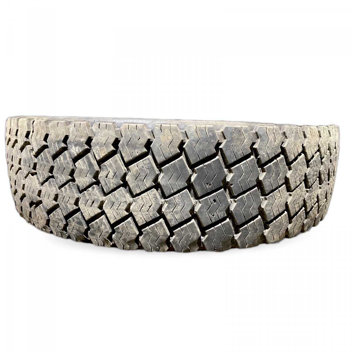 295/80R22.5 Tyre with Rim; 1pcsImage