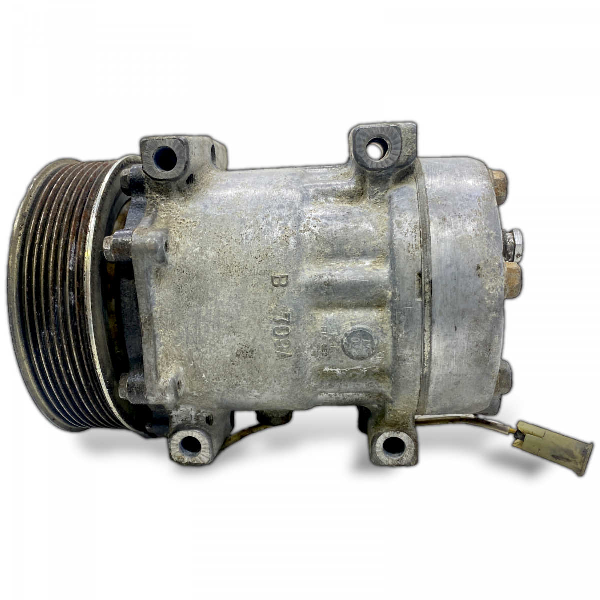 20538307 Compresseur de climatisation VOLVO 8191892 21184142 85000315 85006315 85003041 8113628 85009041 FM7-FM12, FM, FMX (1998-2014) SANDEN CORPORATIONImage