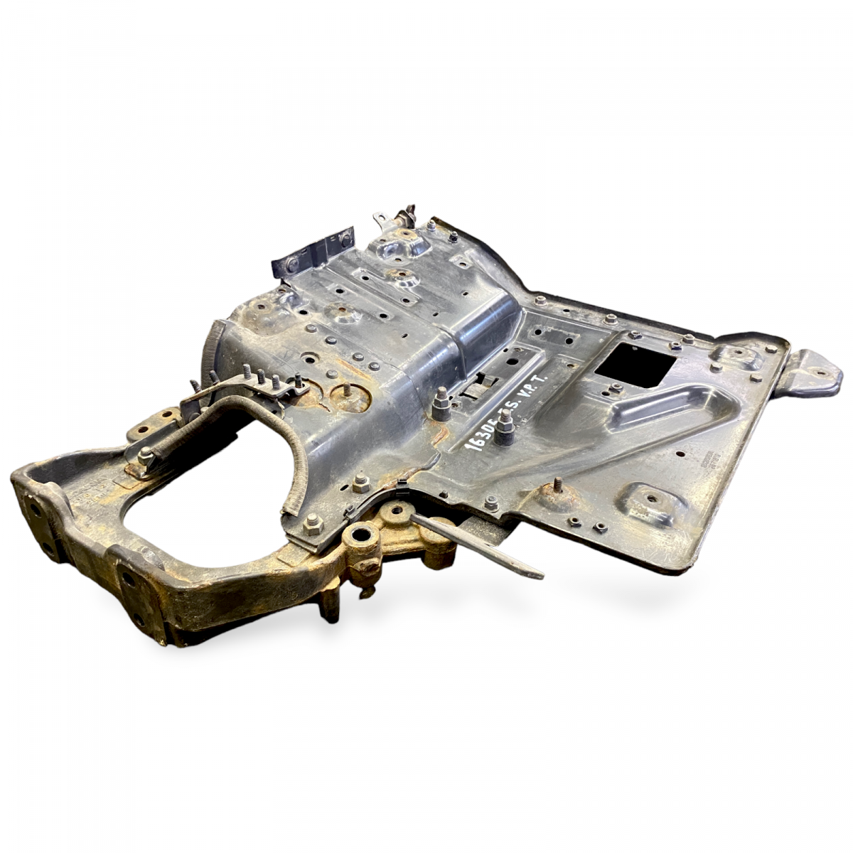 2612385 Kotflügelhalterung, Vorderachse hinten links Wing Bracket, Front Axle, Rear Left SCANIA L,P,G,R,S-series 2612385 Wing Bracket, Front Axle, Rear Left SCANIA L, P, G, R, S-series 1896572Image