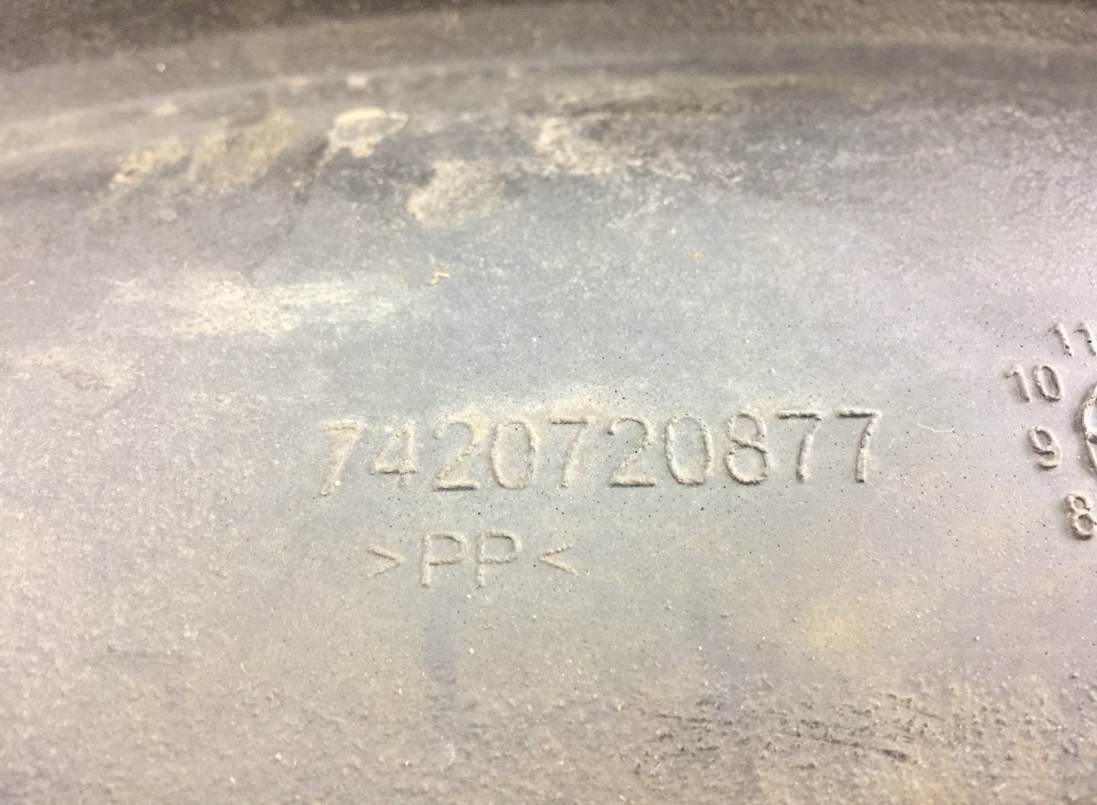 7420742833 Conducta de filtru de aer RENAULT TRUCKS 7420720877 Magnum (1990-2014) RENAULTImage