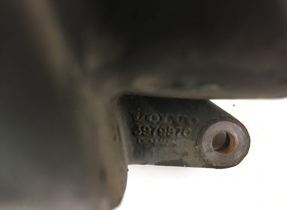 3979870 Generaattorin kannatin VOLVO FM7-FM12, FM, FMX (1998-2014)Image