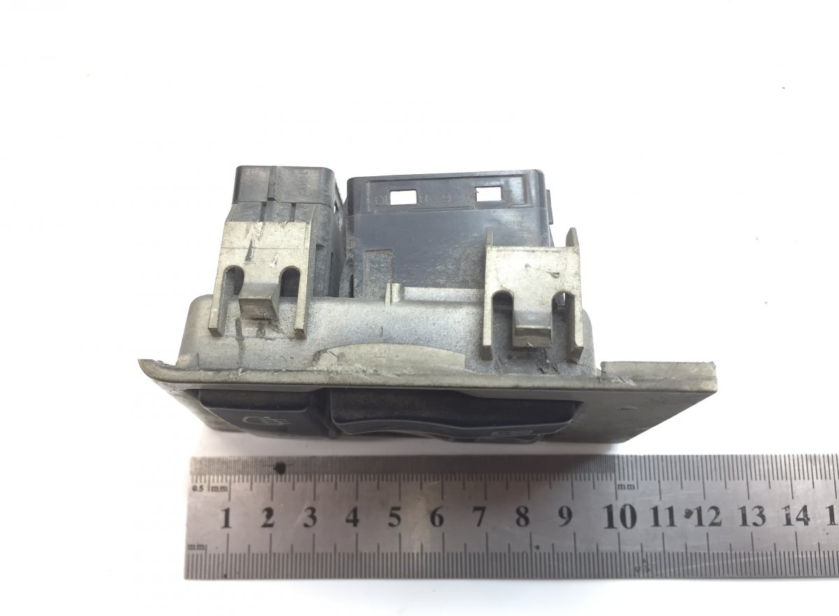 5010538893 Întrerupător electric pentru geamuri, stânga RENAULT TRUCKS 7421043773 5010589785 1409665 1700781 1703583 5010538906 Premium, Premium 2 (1996-2014) RENAULTImage