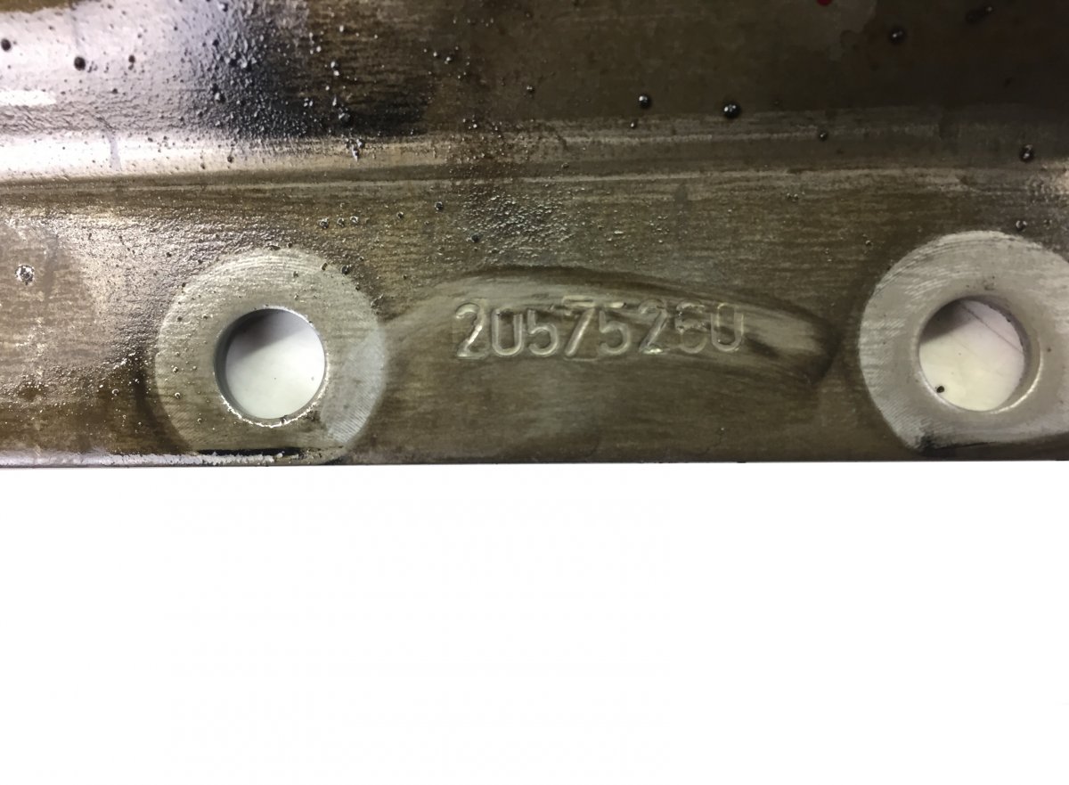 20575260 Zwischenrahmen Kurbelgehäuse 21644471 21644617 - VOLVOImage
