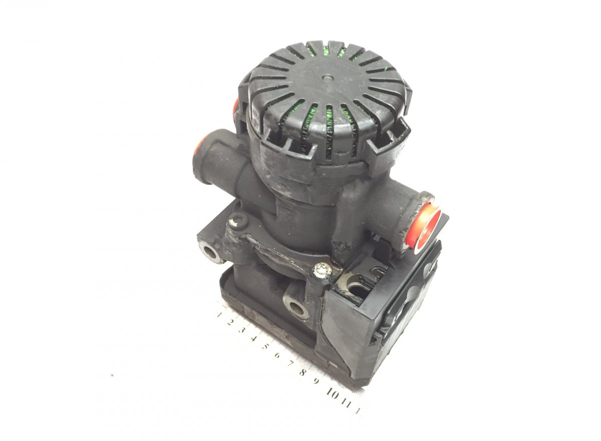 21122034 EBS Valve, Front Axle Left VOLVO 20828237 20570906 20428938 5801290649 7485003022 7420828237 7420428938 7420570906 504100409 7421122034 5801910304 B6, B7, B9, B10, B12 bus (1978-2011) KNORR-BREMSEImage