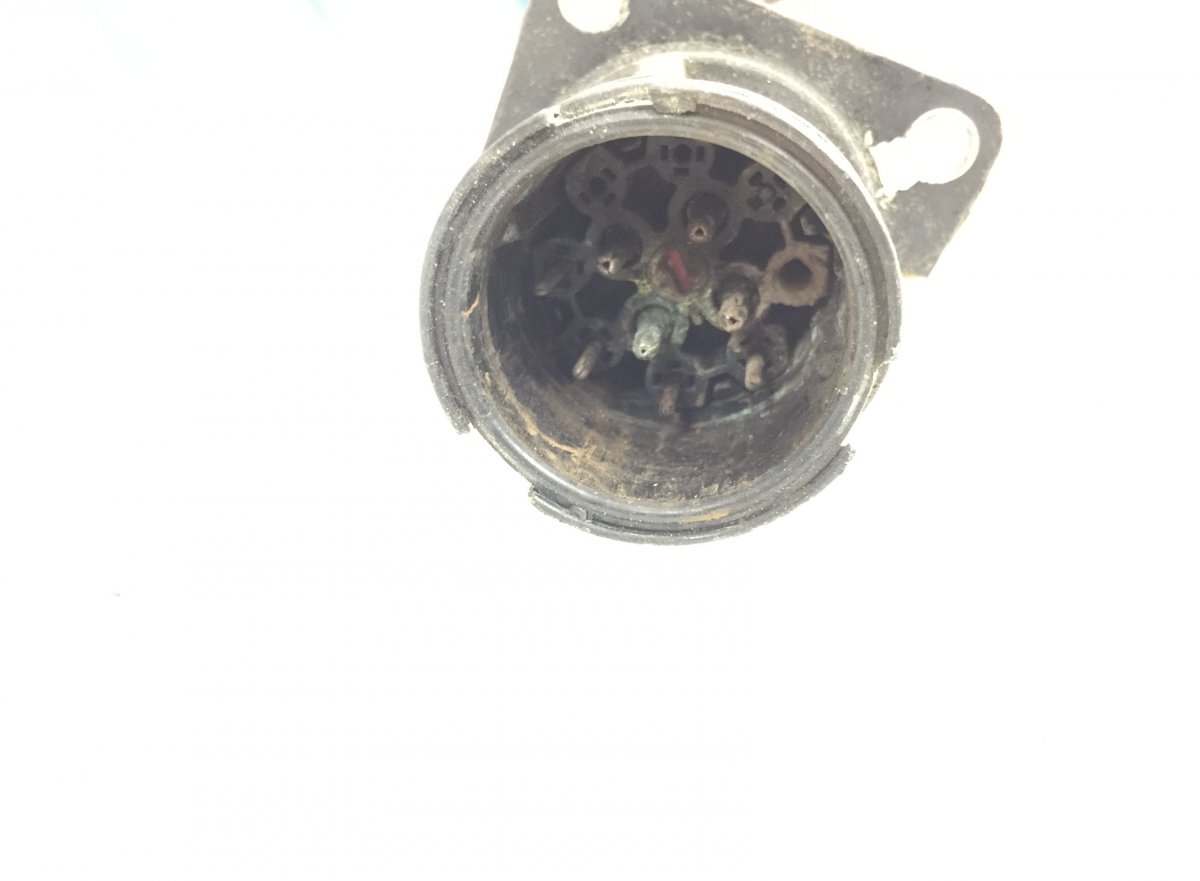 21406269 Frontstoßfängerverkleidung, rechts VOLVO 21626558 70328216 20568245 20824701 21406255 20489078 70344553 70324427 21079962 70324425 70324423 B6, B7, B9, B10, B12 bus (1978-2011)Image