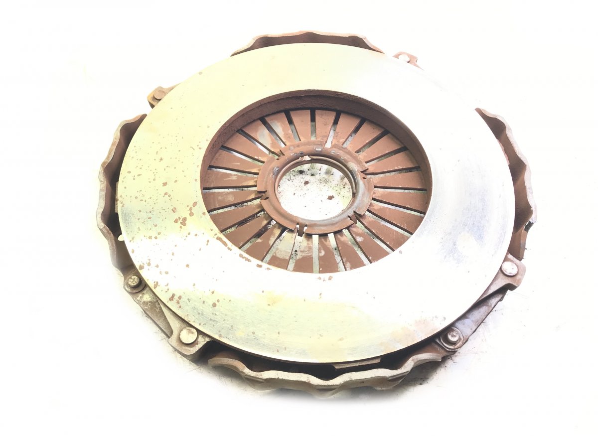 3482000246 Clutch Pressure Plate 81.30305-0229 81303050229 81.30305-0239 81303050239 81.30305-0252 81303050252 81.30305-9219 81303059219 81.30305-9229 81303059229 5010545836 20504343 A0082502904 0082502904 81.30305-0221 81303050221 81.30305-0204 813030502Image