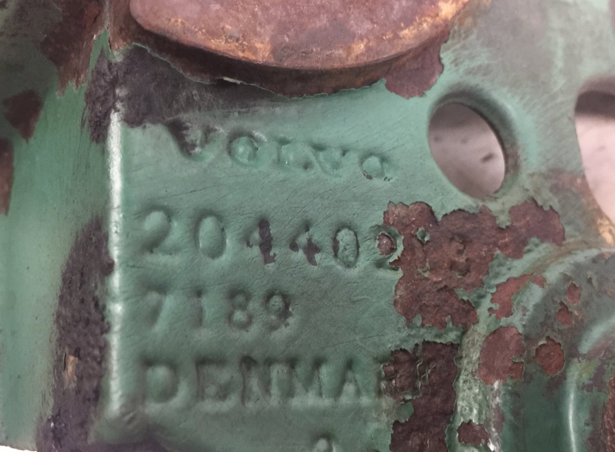 20590012 Suportul întinzătorului curelei 20520255 20440213 - VOLVOImage