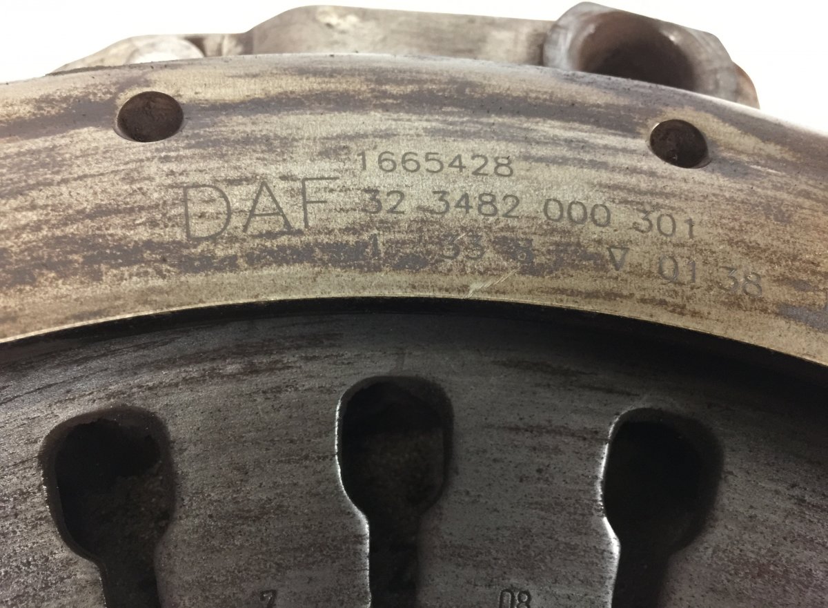 323482000301 Kopplingstryckplatta Clutch Pressure Plate DAF 1665428 3482000484 1665428R XF95, XF105 (2001-2014)Image