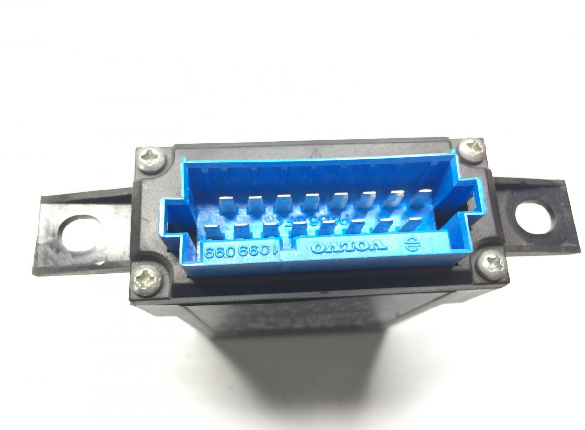 20518035 Unitate de control, blocare centrală VOLVO 20481570 20518033 20823949 21020084 3198076 1099099 7420518035 FM7-FM12, FM, FMX (1998-2014)Image