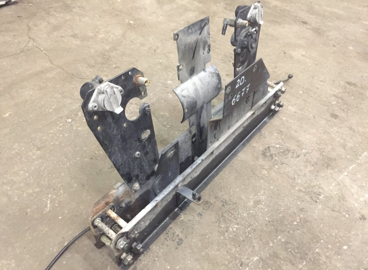 1645025 Fästram för släpstickkontakter bakom hytten DAF 1311864 1315078 1317010 1374282 1374283 1442380 XF95, XF105 (2001-2014)Image