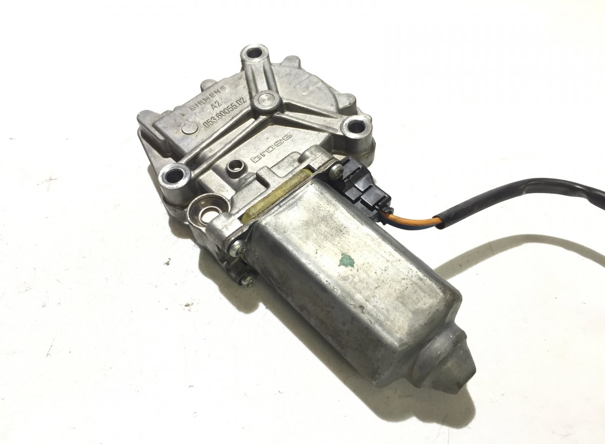 1442293 Moteur du régulateur de fenêtre, droit SCANIA 2303355 2572363 1366762 560098 4-series (1995-2006) SIEMENSImage