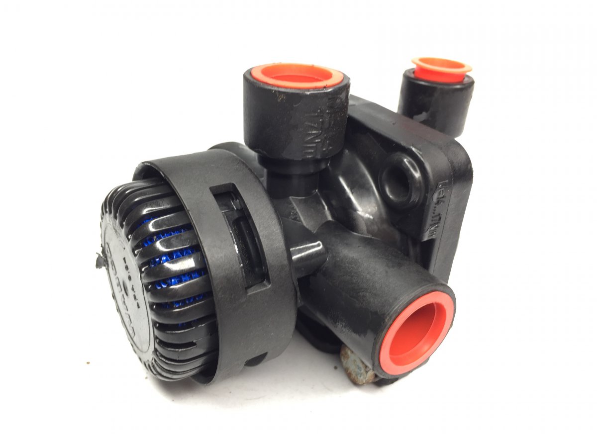 81521166074 Relay Valve 81.52116-6074 81.52116-9074 81521169074 81.52116-9075 81521169075 A0044296344 81521166075 81.52116-6075 A0044298044 0044296344 0044298044 81521166076 81.52116-6076 1518267 1935646 - WABCOImage