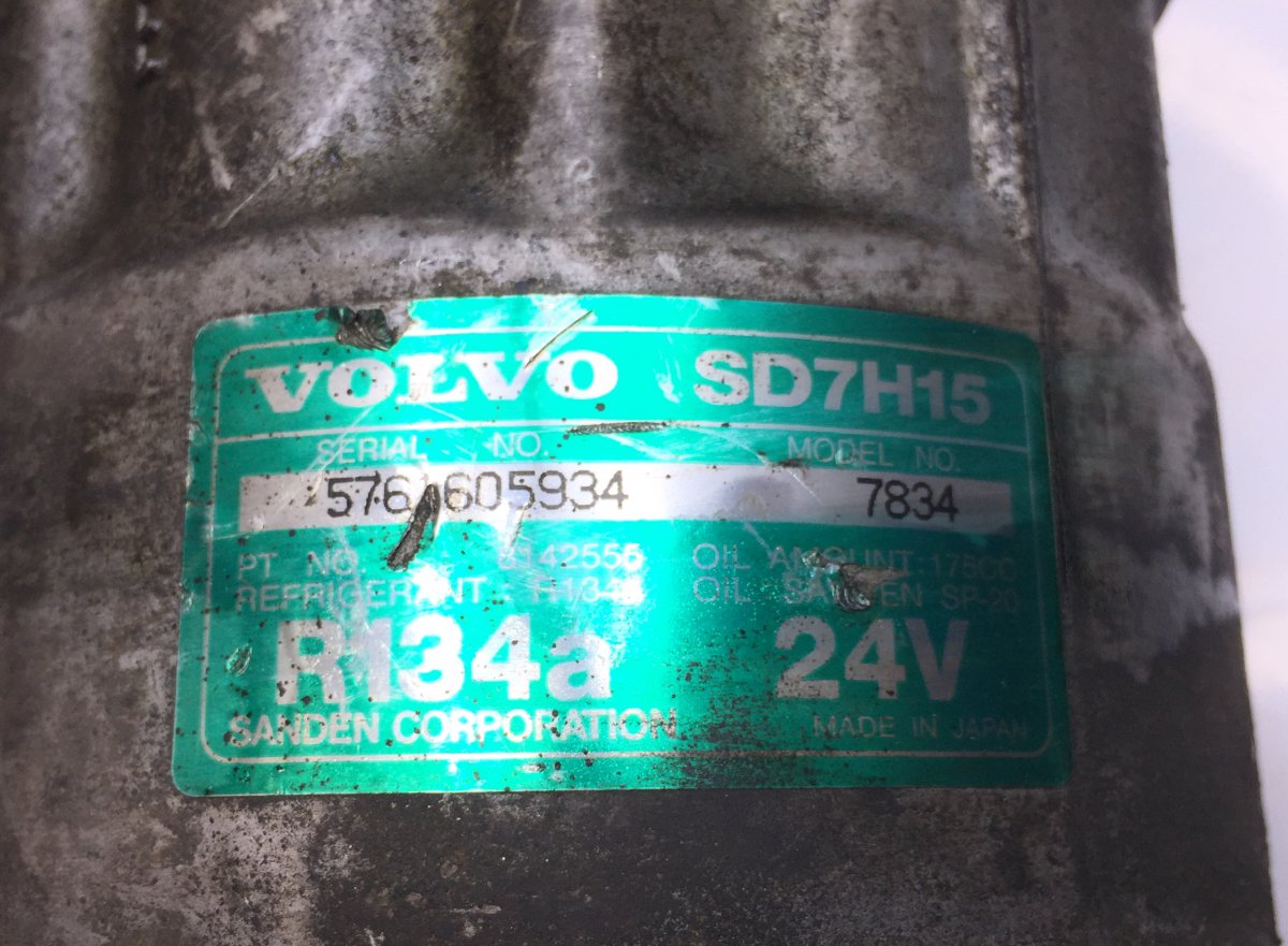 8142555 AC Compressor / pump A/C Compressor for VOLVOImage