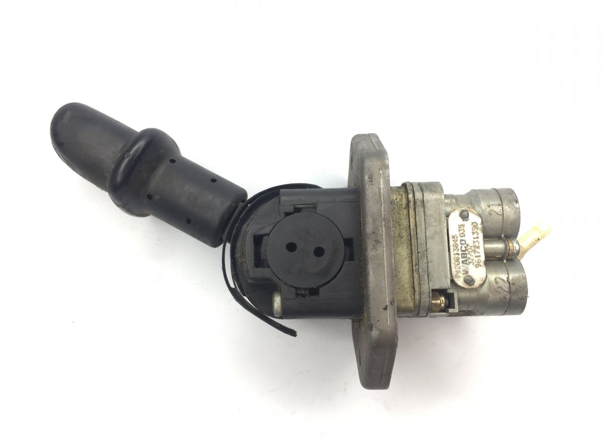 20367533 Supapă de frână de mână RENAULT TRUCKS 1524321 Magnum (1990-2014) WABCOImage