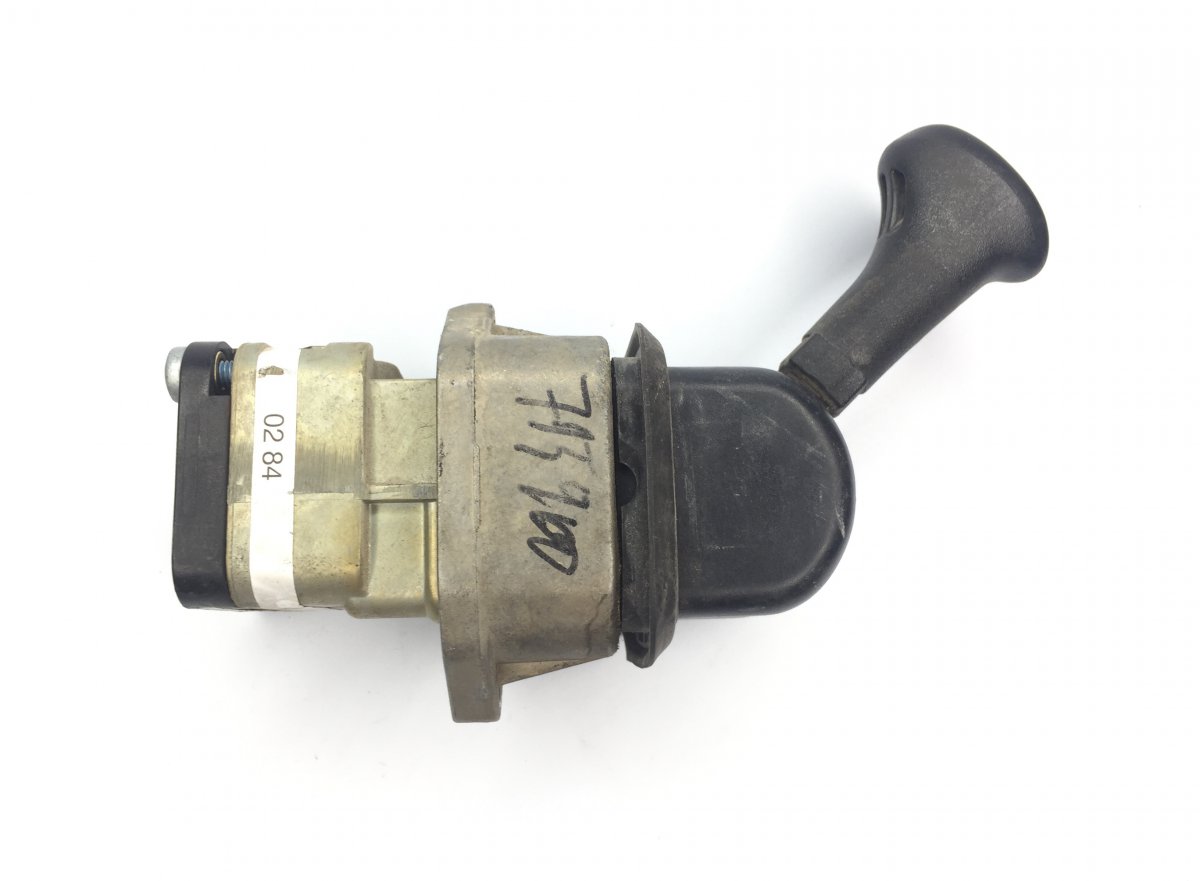 0004200284 Hand Brake Valve MERCEDES-BENZ A0004200284 Axor 2 (2004-) KNORR-BREMSEImage