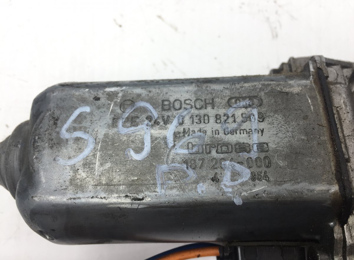 1442293 Silnik regulatora szyby, prawy SCANIA 2303355 2572363 1366762 560098 4-series (1995-2006) BOSCHImage