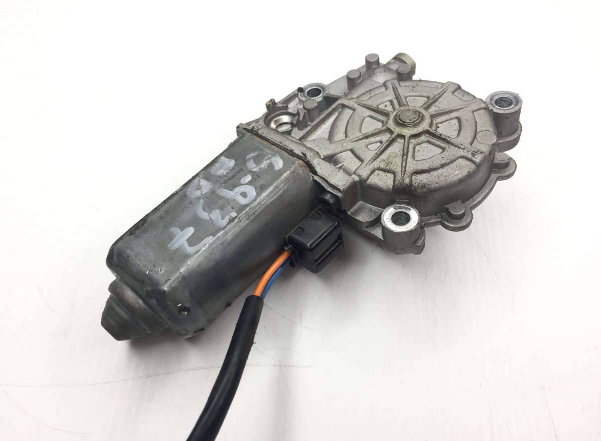 1442293 Silnik regulatora szyby, prawy SCANIA 2303355 2572363 1366762 560098 4-series (1995-2006) BOSCHImage
