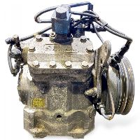21369845 Compresseur de climatisation AC Compressor / pump VOLVO 21486837 B6, B7, B9, B10, B12 bus (1978-2011) EBERSPÄCHER