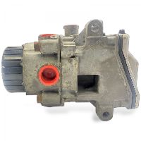 5010457556 EBS Valve, Front Axle Left RENAULT TRUCKS 5010457557 5010457146 5010344185 5001875467 5010457257 7420570906 Magnum (1990-2014) BOSCH RENAULT