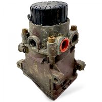 5010457556 EBS-ventil framaxel, höger RENAULT TRUCKS 5010457557 5010457146 5010344185 5001875467 5010457257 7420570906 Magnum (1990-2014) BOSCH