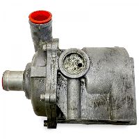 22590811 Aušinimo skysčio siurblys VOLVO 85013358 85019358 22348626 21959074 22861118 21422548 1030002228 1030-002-228 B5LH, B0E (2008-)