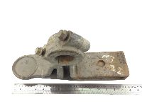 9433234084 Halterung Stabilisator Vorderachse unten links MERCEDES-BENZ A9433234084 A9413230521 9413230521 Axor, Actros MP1, MP2, MP3 (1996-2014)