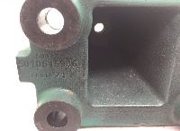 20702467 Engine Bracket, Front Right 5010615936 - VOLVO