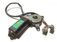 81286016143 Motorul regulatorului geamurilor, stânga MAN 81286016130 812860126126 81.28601-6130 81.28601-6143 81.28601-6126 81286016126 81286016113 81.28601-6113 TGA DELPHI
