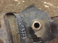 5010574078 Fjäderhållare framaxel, främre höger RENAULT TRUCKS Magnum (1990-2014) RENAULT
