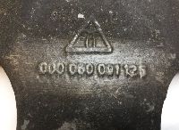20453119 Wspornik drążka reakcyjnego, prawa oś napędowa V-Stay Bracket VOLVO