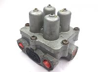 1431049 Czteroobwodowy zawór zabezpieczający 1381883 1337904 1356635 1505406 1505399 - WABCO