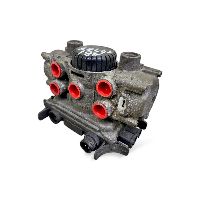 4801041070 EBS vārsts, Papildtilts EBS Valve, Tag Axle MAN 81.52106-6059 81521066059 81.52106-6066 81521066066 81.52106-6040 81521066040 1527245 81521066072 81.52106-6072 81.52106-9066 81521069066 81521069072 81.52106-9072 -